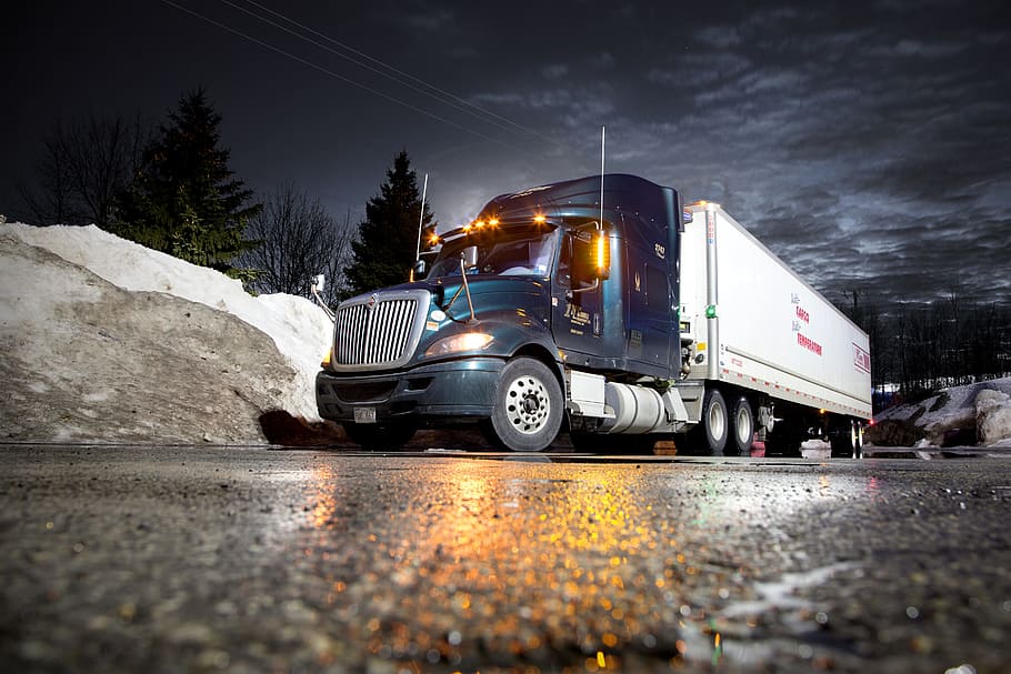 Overnight Freight Delivery in Houston TX